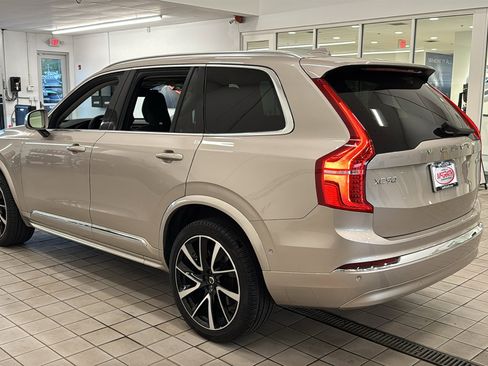 Used 2023 Volvo XC90 B5 Plus w/ Protection Package Premier AWD/4WD image 7