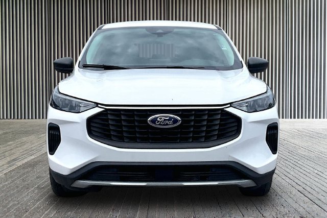 Used 2023 Ford Escape Active w/ Cold Weather Package FWD image 3