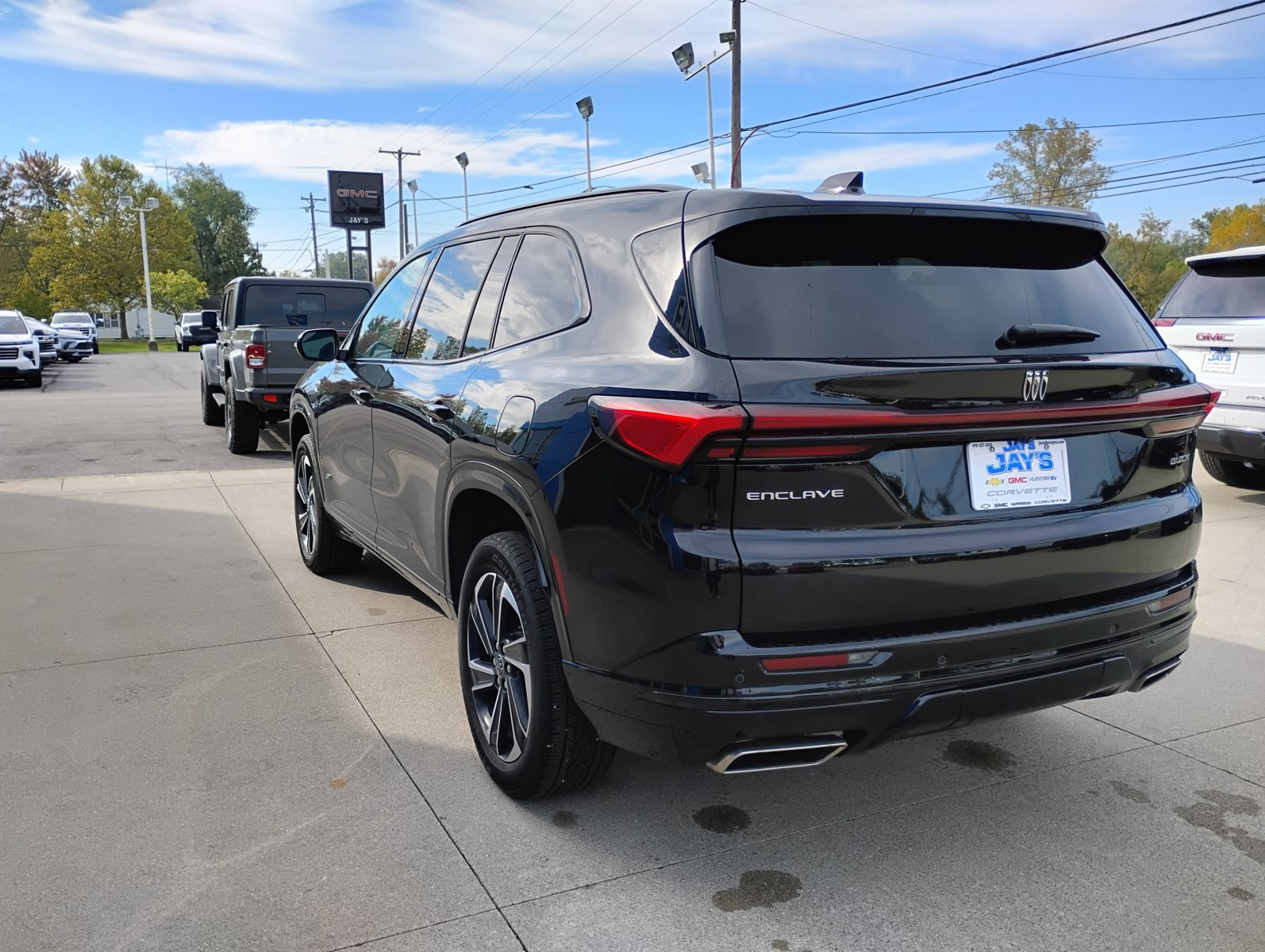 Used 2025 Buick Enclave Sport Touring FWD image 10