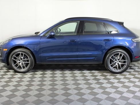 Used 2025 Porsche Macan image 2