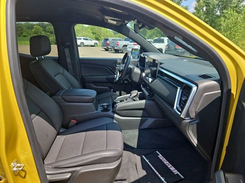 Used 2023 GMC Canyon Elevation w/ Elevation Premium Package AWD/4WD image 4