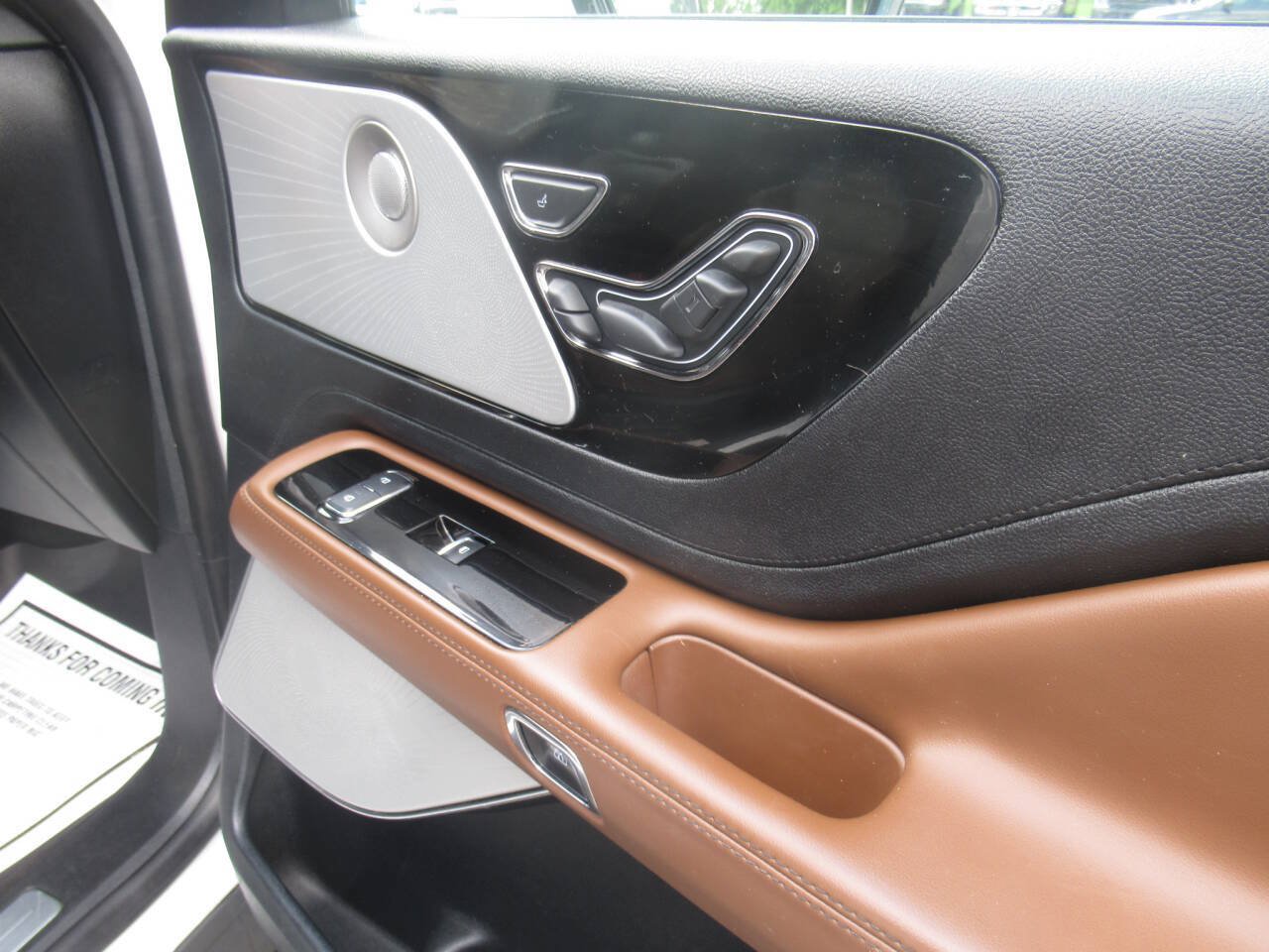Used 2021 Lincoln Aviator Reserve AWD/4WD image 9