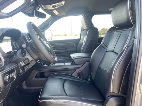 New 2024 RAM 2500 Limited image 34