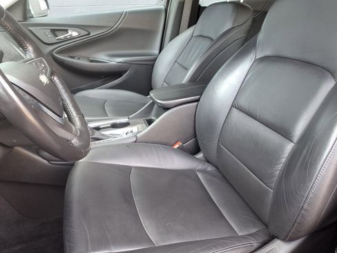 Used 2022 Chevrolet Malibu LT w/ Leather Package image 3