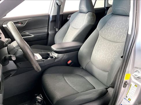 Used 2021 Toyota RAV4 XLE image 25