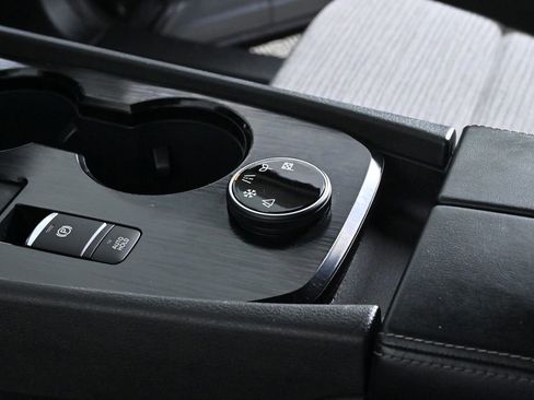 Certified 2022 Nissan Rogue SV image 21