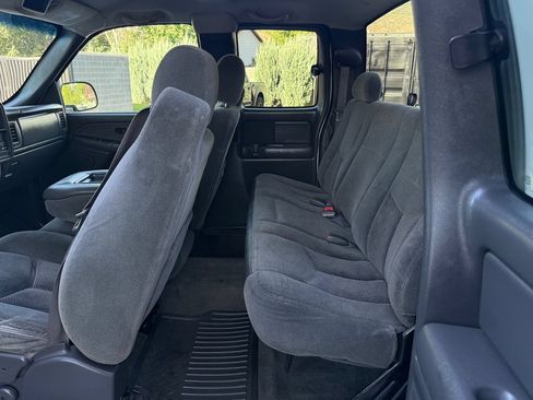 Used 2003 Chevrolet Silverado 2500 LS AWD/4WD image 30