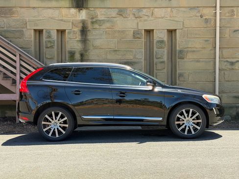 Used 2016 Volvo XC60 T5 Platinum FWD image 3