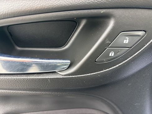 Used 2018 Chevrolet Equinox LT image 22