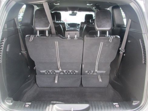 Used 2025 Chrysler Pacifica Select FWD image 11