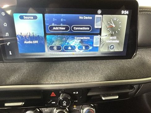 Used 2025 Nissan Kicks SV FWD image 19