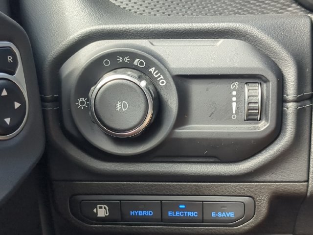 Used 2024 Jeep Wrangler Unlimited Rubicon 4xe AWD/4WD image 29