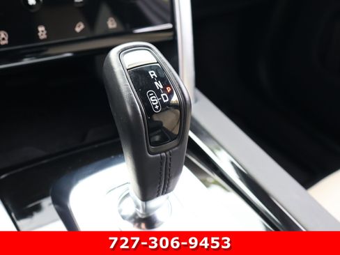 Used 2023 Land Rover Discovery Sport SE image 19