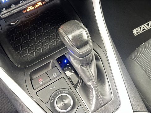 Used 2024 Toyota RAV4 LE image 13