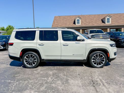 Used 2022 Jeep Wagoneer Series III w/ Premium Group I AWD/4WD image 23