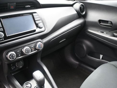 Used 2023 Nissan Kicks S image 4