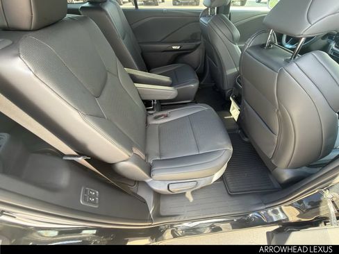 Used 2026 Lexus TX 500h AWD w/ Technology Package image 13