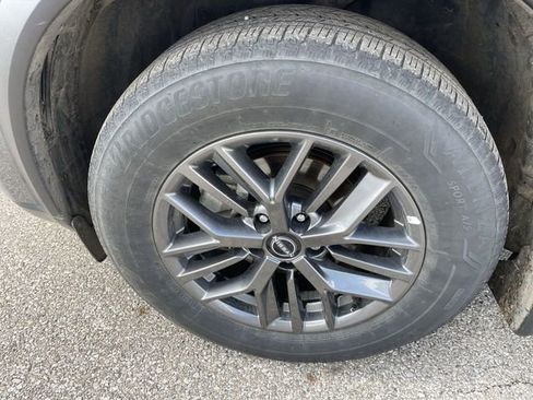 Used 2023 Nissan Rogue S AWD/4WD image 10
