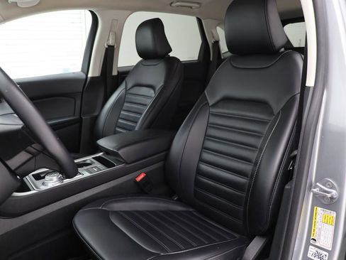 Used 2024 Ford Edge SEL image 16