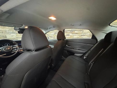 Used 2024 Hyundai Elantra SEL FWD image 28