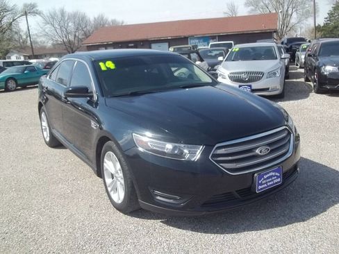 Used 2014 Ford Taurus SEL image 3