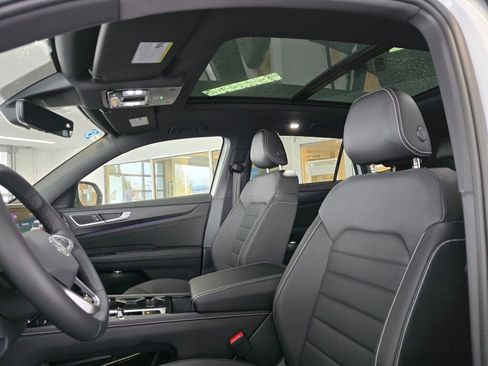 New 2024 Volkswagen Atlas Cross Sport SEL R-Line image 25