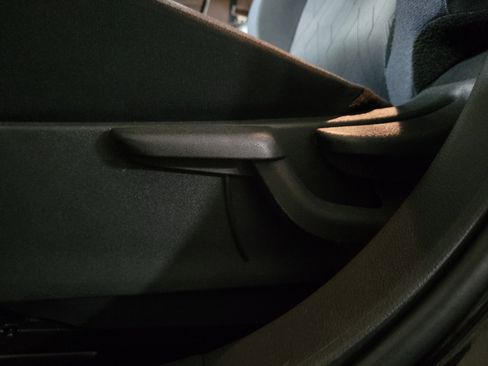 Used 2023 Nissan Versa SV image 18