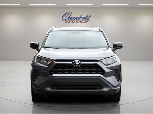 Used 2021 Toyota RAV4 LE AWD/4WD image 9