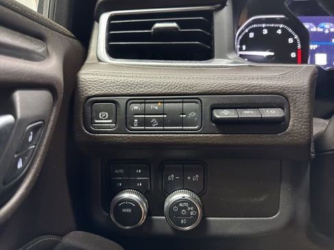 Used 2021 GMC Yukon XL Denali AWD/4WD image 9