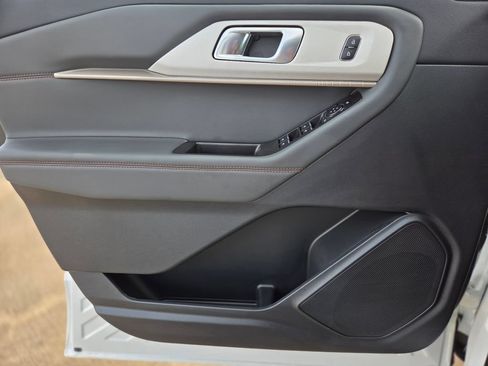 New 2026 Ford Explorer Active RWD image 28