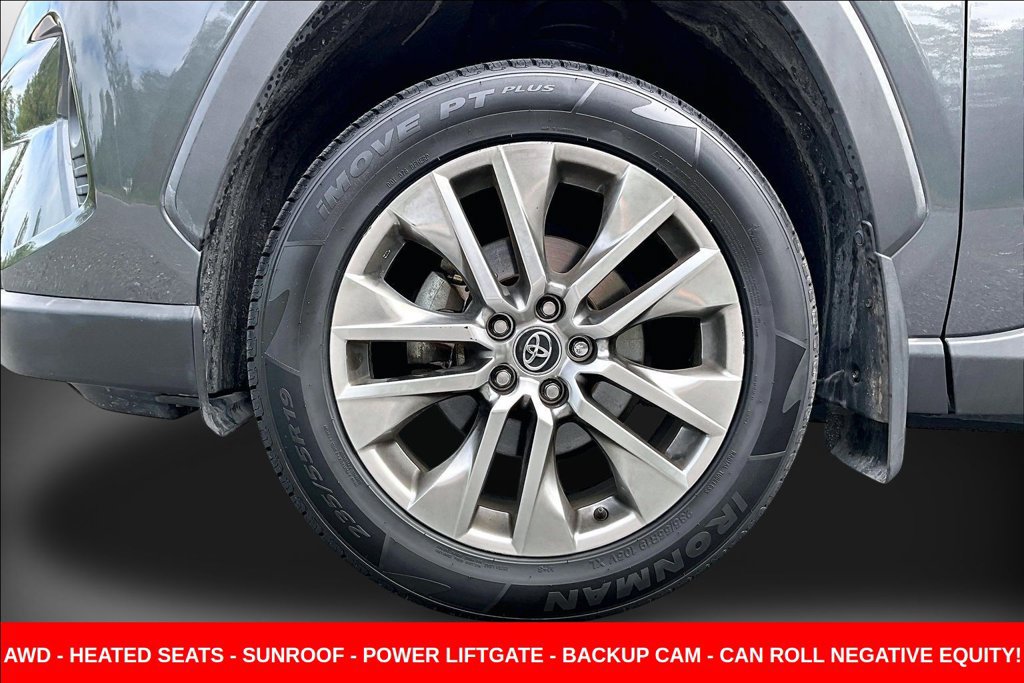 Used 2020 Toyota RAV4 XLE Premium AWD/4WD image 33