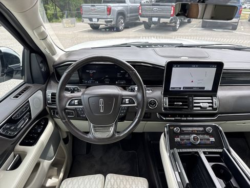 Used 2021 Lincoln Navigator Black Label w/ Cargo Convenience Package AWD/4WD image 18