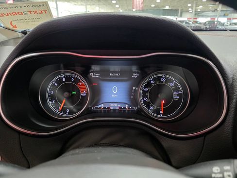 Used 2019 Jeep Cherokee Trailhawk AWD/4WD image 11