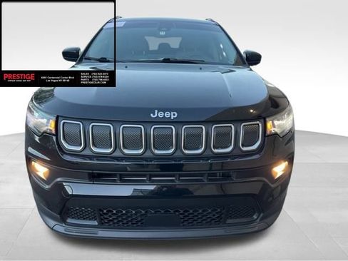 Used 2022 Jeep Compass Latitude image 2