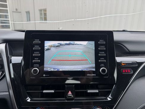 Used 2024 Toyota Camry SE image 17