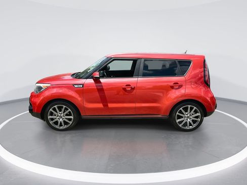 Used 2018 Kia Soul ! FWD image 5