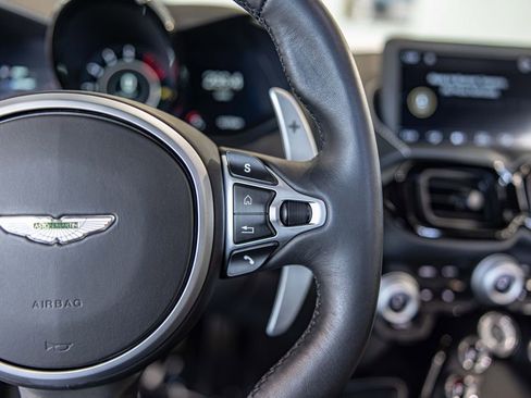 Used 2020 Aston Martin V8 Vantage Coupe RWD image 25