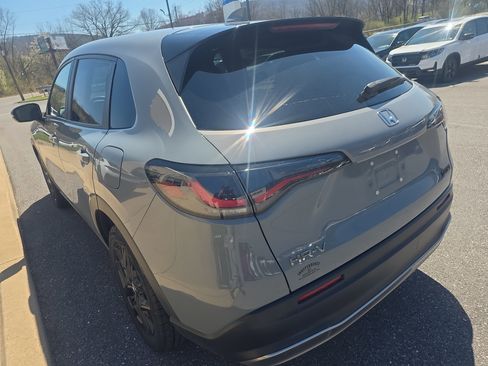 Used 2024 Honda HR-V Sport image 7