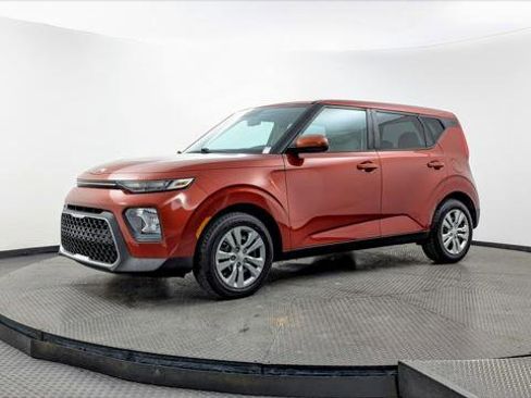 Used 2020 Kia Soul LX image 2