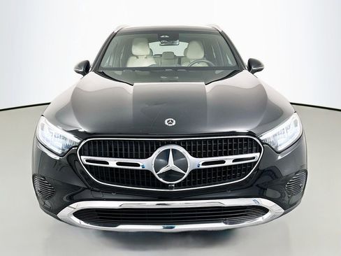 Used 2024 Mercedes-Benz GLC 300 4MATIC image 2