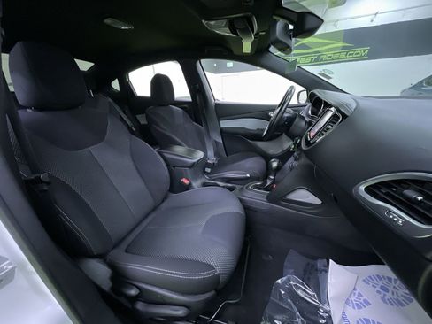 Used 2015 Dodge Dart SXT image 29