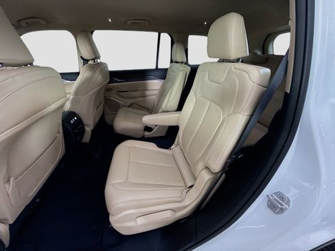 Used 2022 Jeep Grand Cherokee L Limited RWD image 25