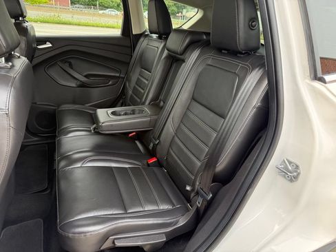Used 2019 Ford Escape Titanium AWD/4WD image 21