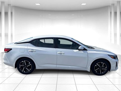 Used 2024 Nissan Sentra SV FWD image 3