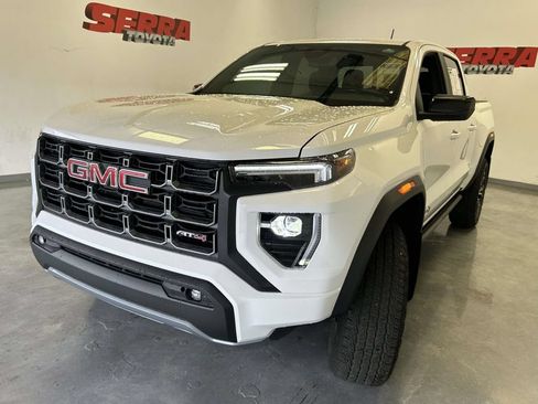 Used 2025 GMC Canyon AT4 AWD/4WD image 7