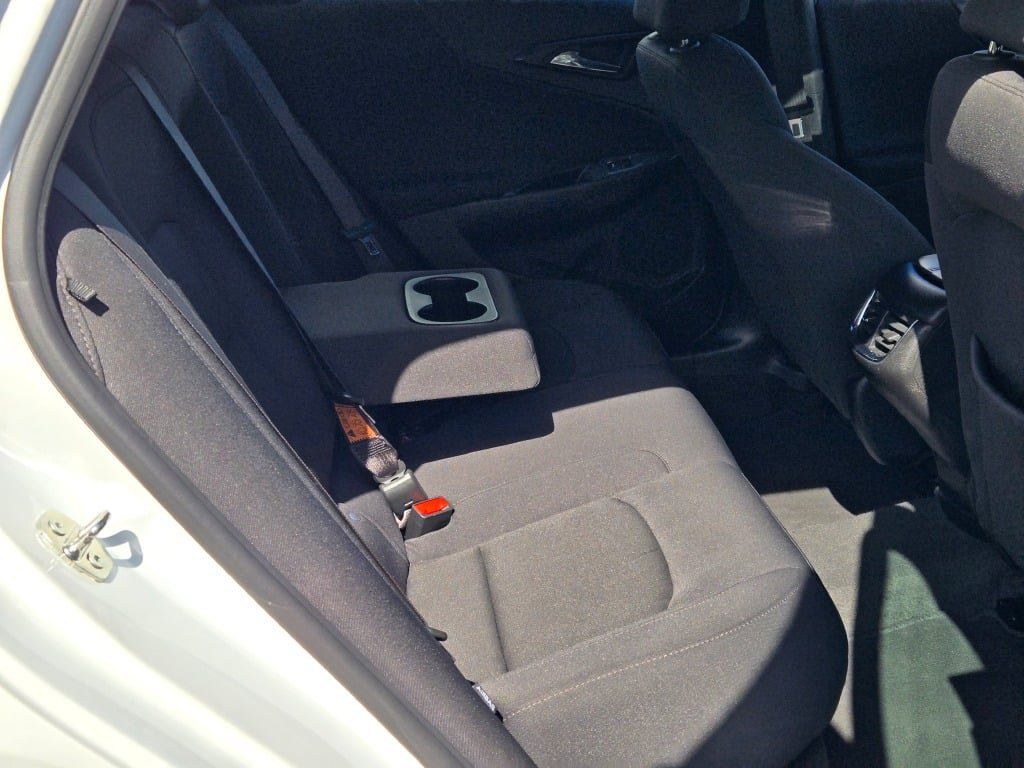 Used 2024 Chevrolet Malibu LT FWD image 11