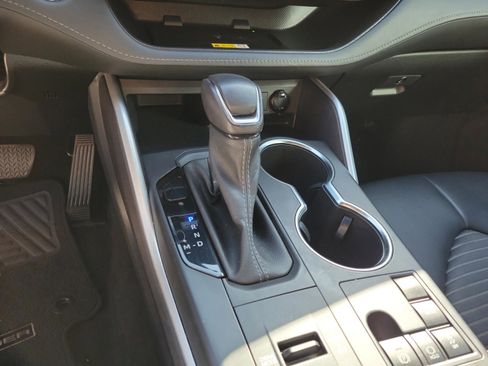 Used 2023 Toyota Highlander XSE FWD image 14