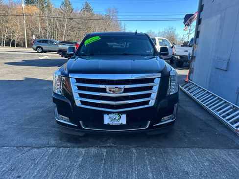 Used 2017 Cadillac Escalade Premium Luxury image 2