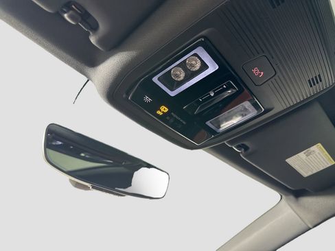 Used 2021 Volkswagen ID.4 Pro S w/ Gradient Package image 19