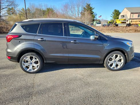 Used 2019 Ford Escape Titanium AWD/4WD image 4